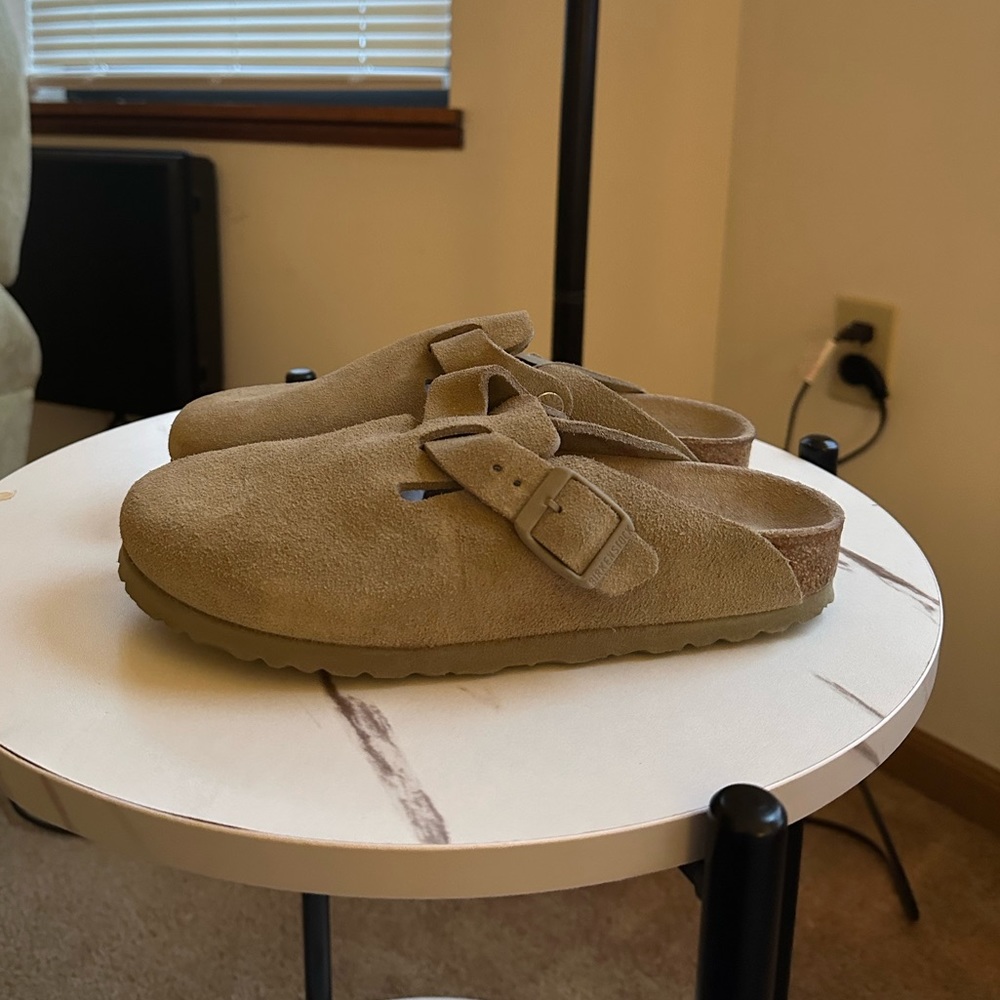 Faded Khaki Boston Birkenstocks size 37 narrow